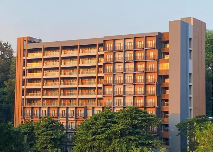 Oak Tree Emerald Hotel & Coventions Semarang